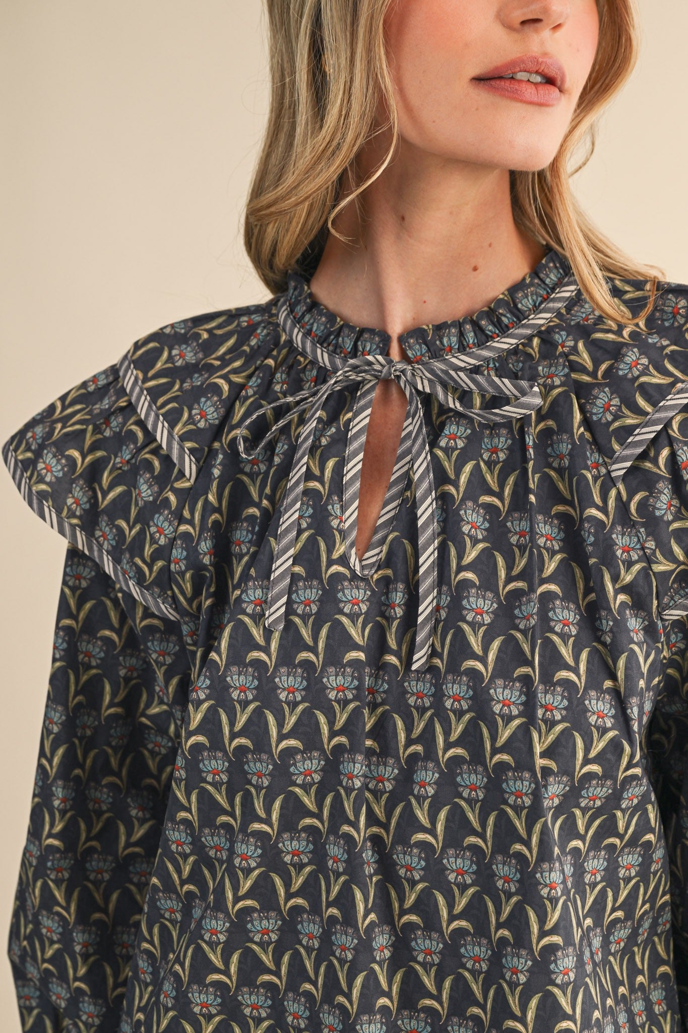 Floral Flutter Sleeve Contrast Binding Top
