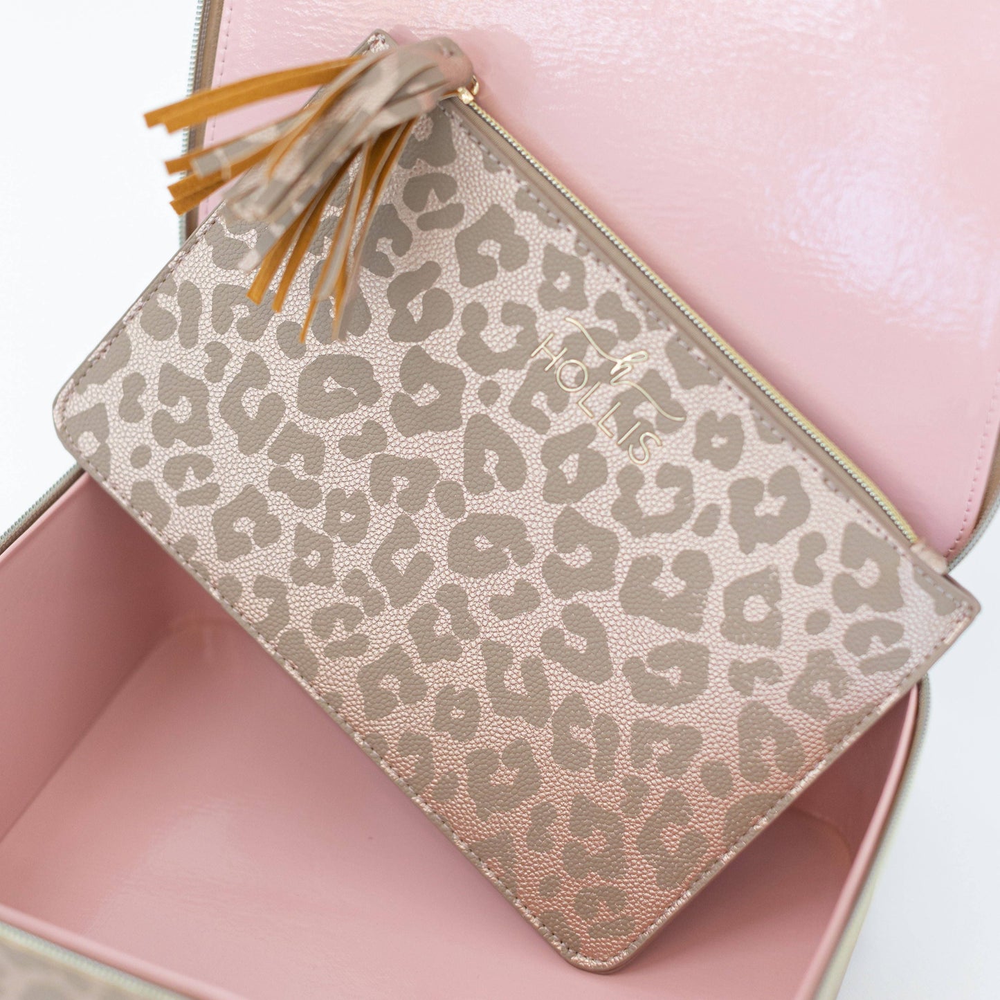 Hollis - Jett Setter