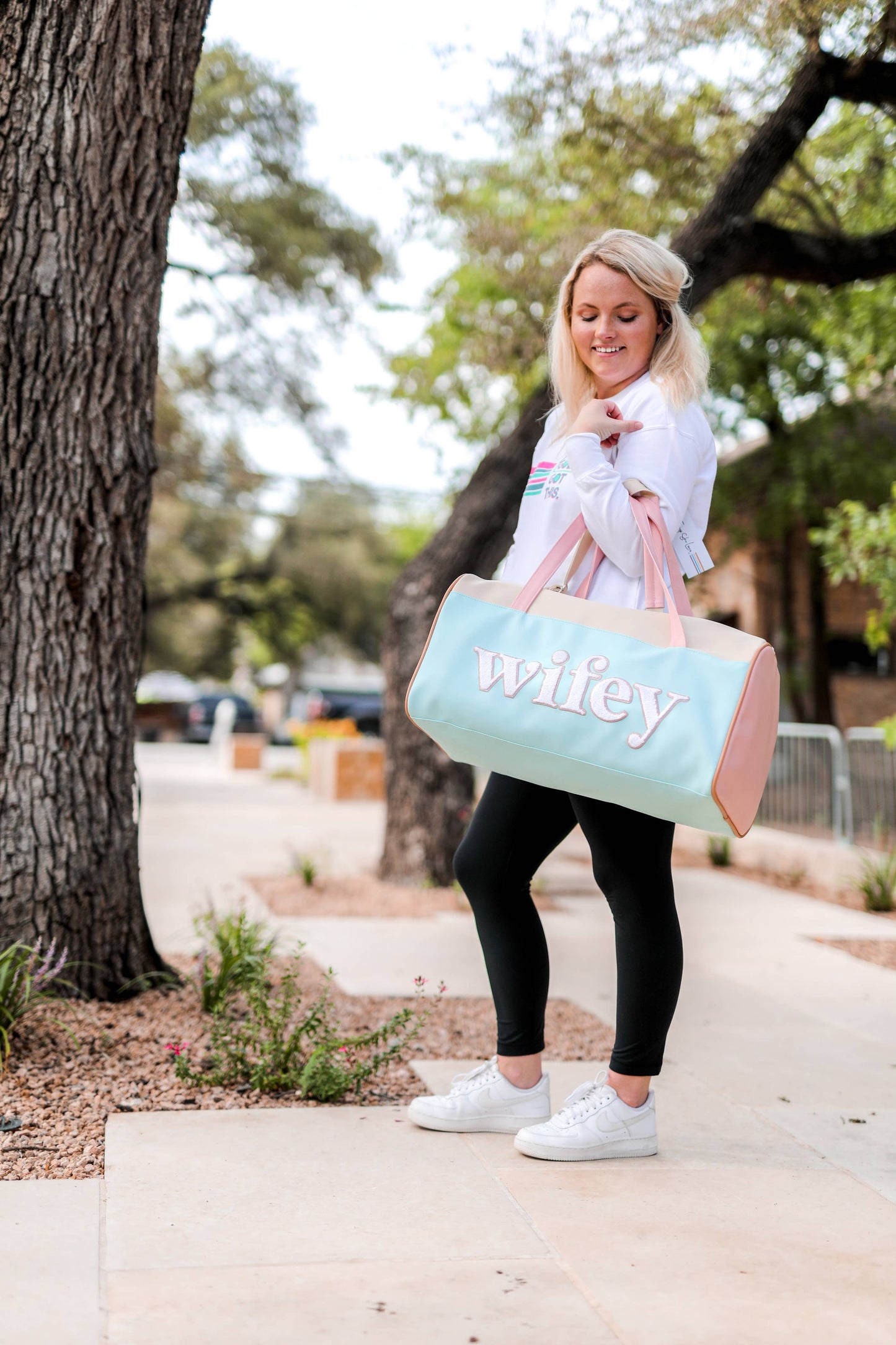 Duffle Bag - Wifey (modern cream/blue)