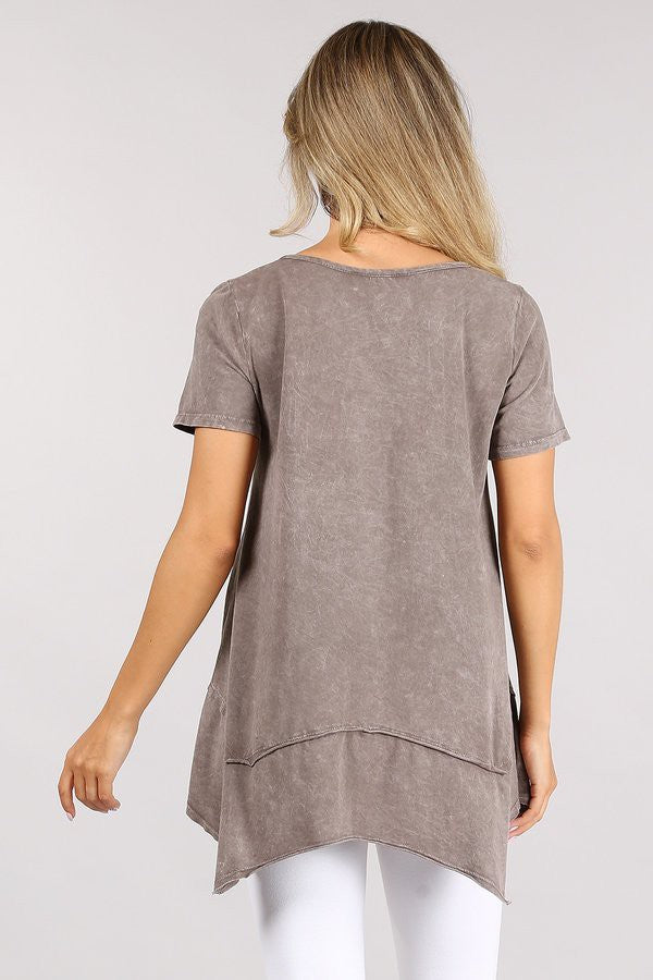 MINERAL DYED BASIC TOP WITH RAW EDGE DETAIL AVAILABLE IN 3 COLORSb
