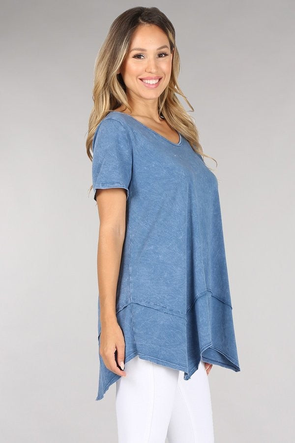 MINERAL DYED BASIC TOP WITH RAW EDGE DETAIL AVAILABLE IN 3 COLORSb