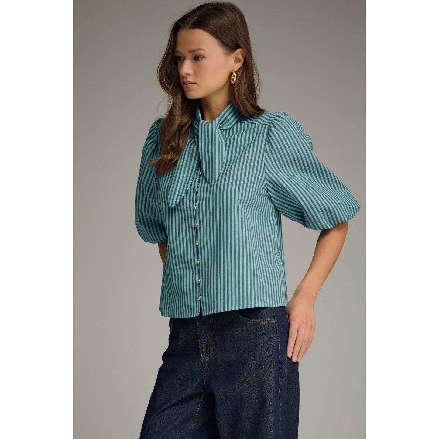 Stripe self-tie neck short puff sleeve top