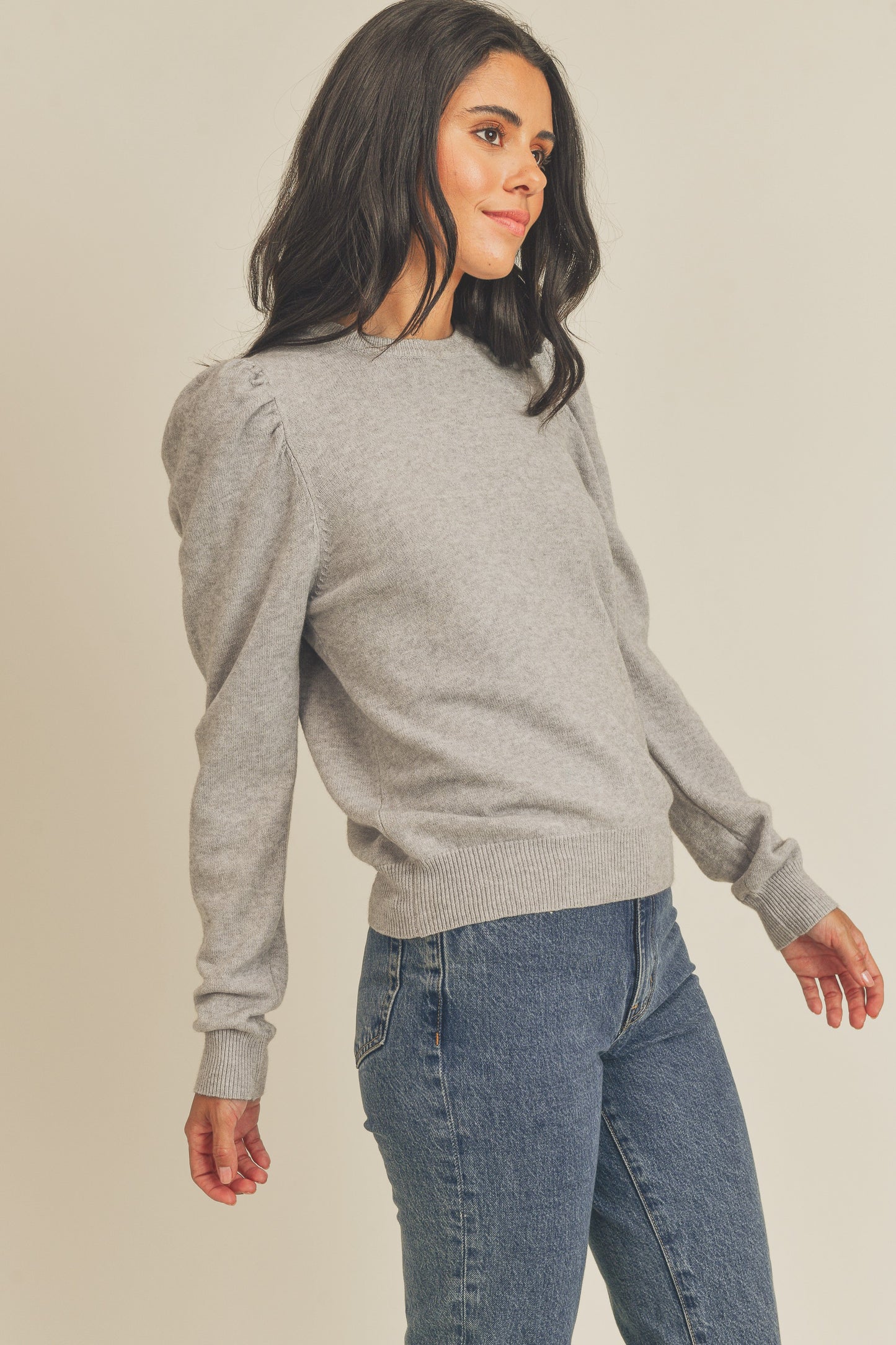 Classic crew neckline pullover