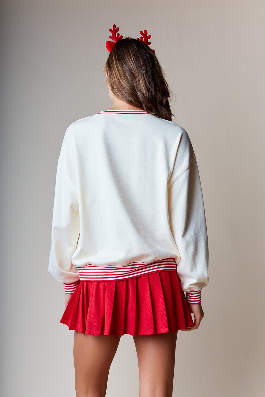 Santa Wreath Sequin Embellished Sweatshirt