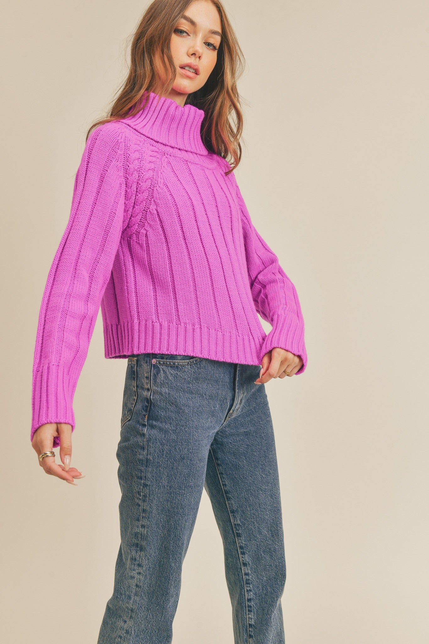 CABLE KNIT TURTLENECK SWEATER