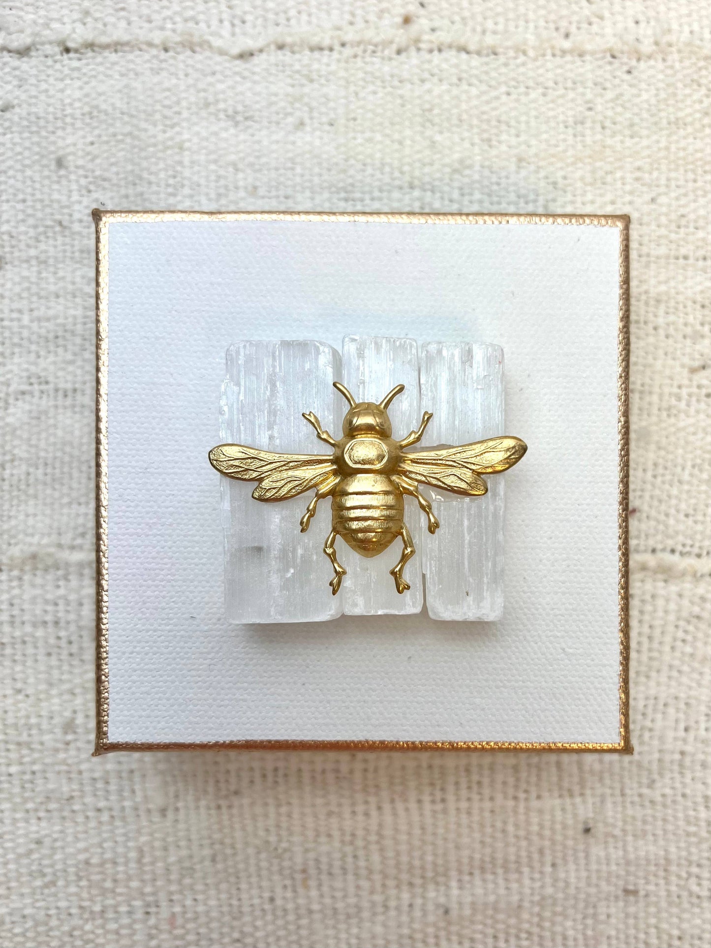 Elegant Gold Bee Crystal Canvas-Pink