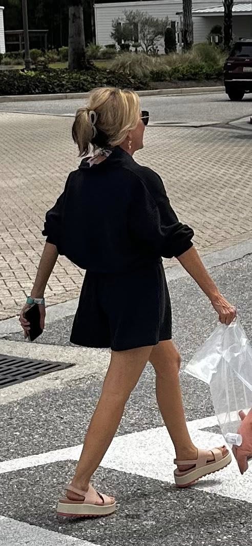 L/S COLLAR CROP KNIT TOP