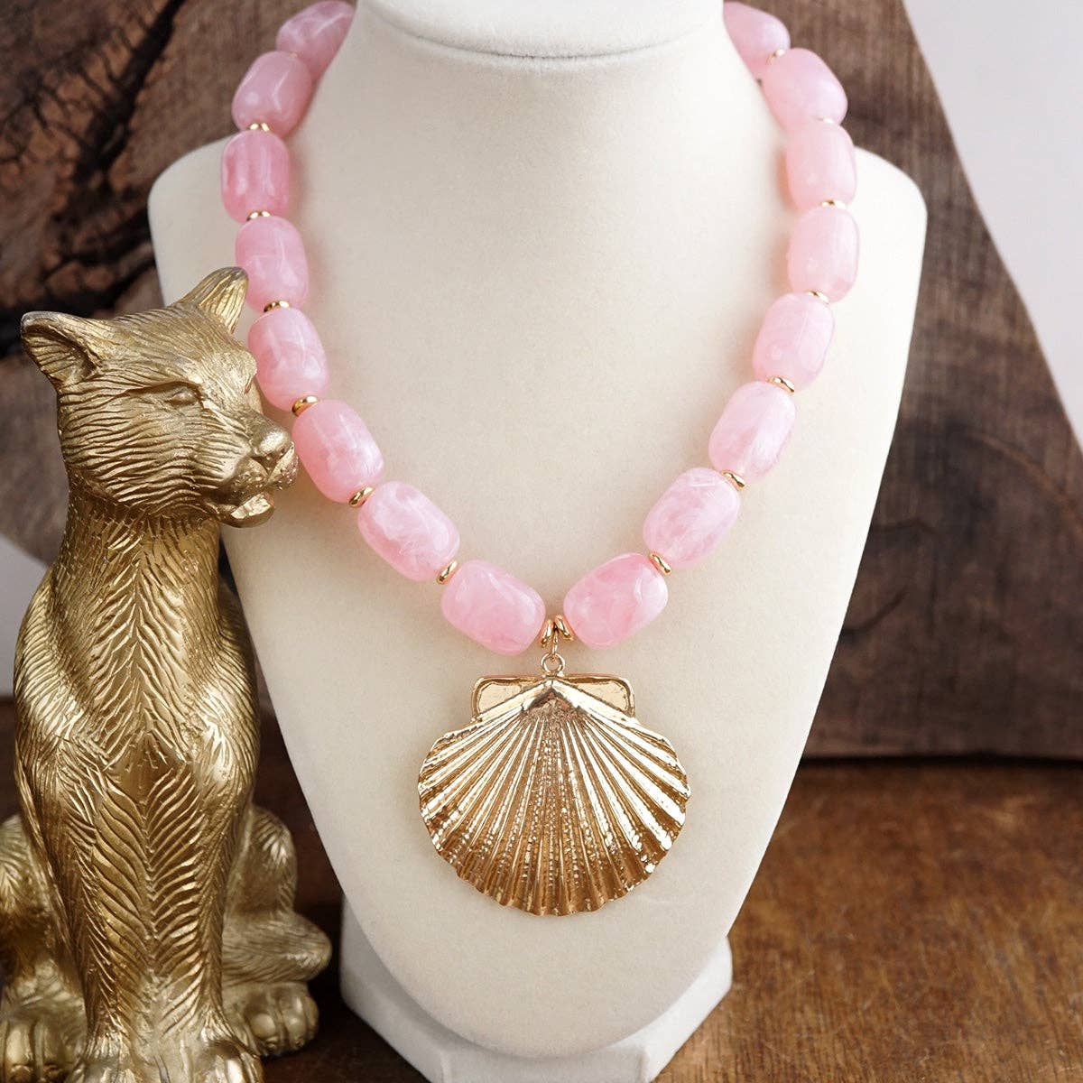 Golden Shoreline – Shell Pendant Beaded Necklace