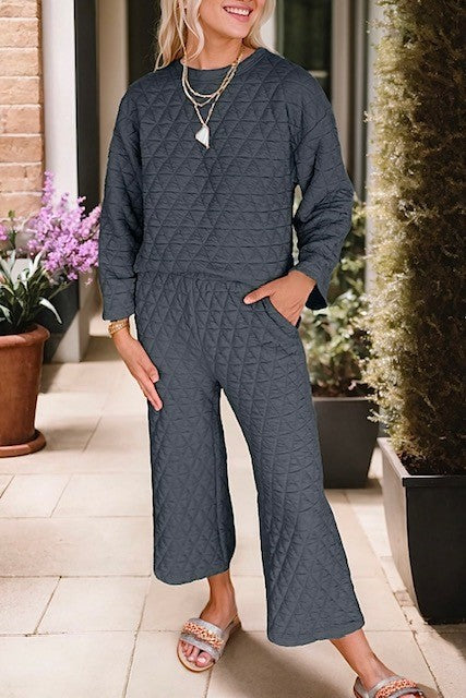 Solid Quilted Pullover and Pants Outfit