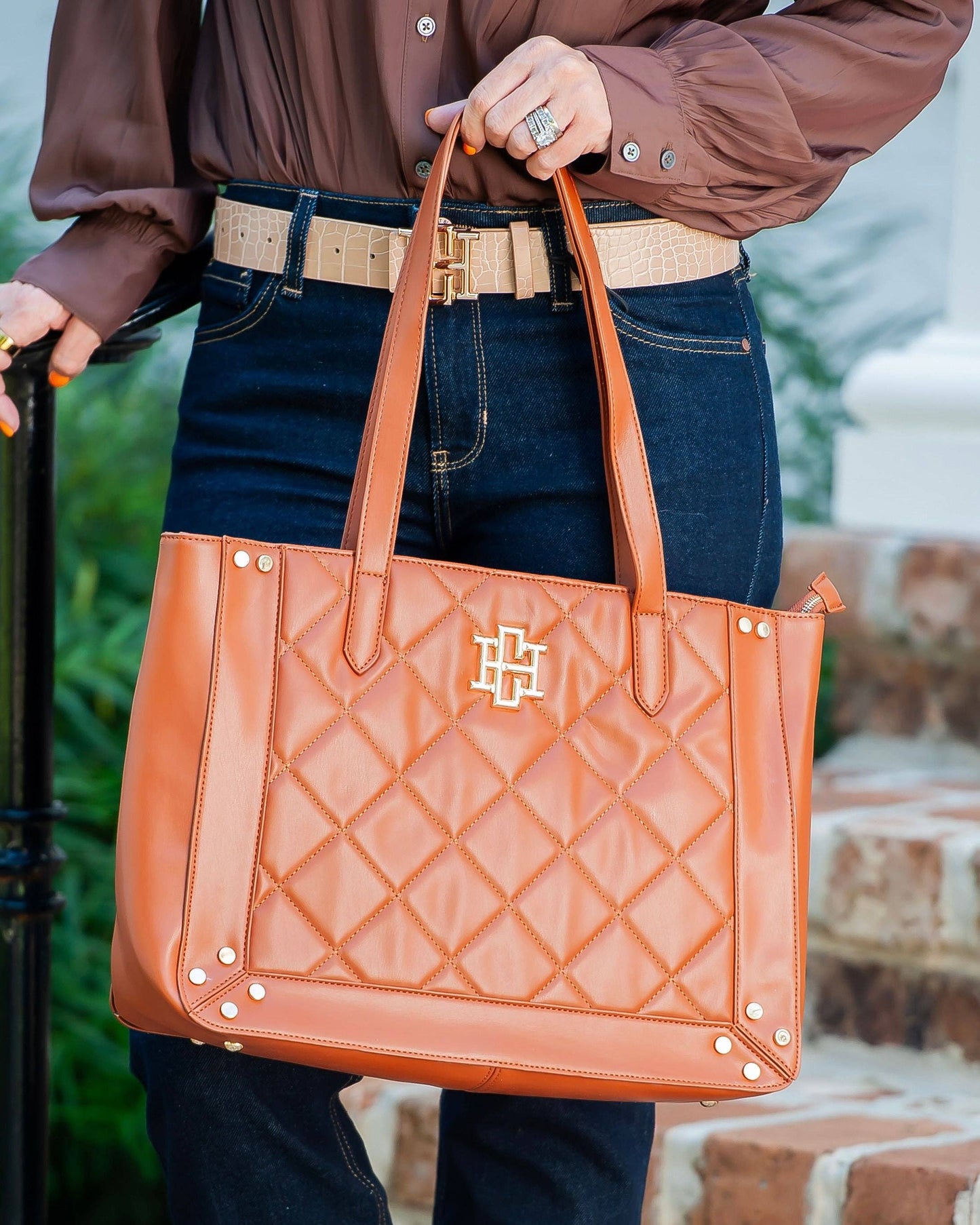 Caroline Hill - Sophie Zippered Tote Saddle LD