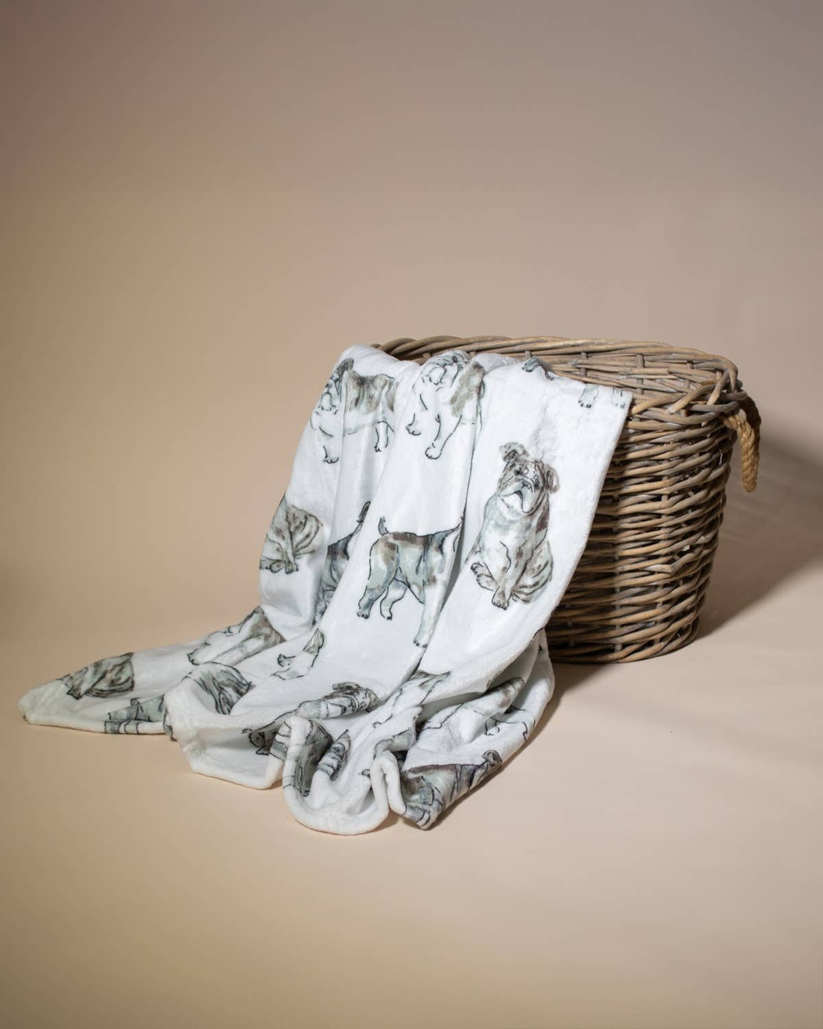 Forever Bulldog Throw   White/Multi   50x60