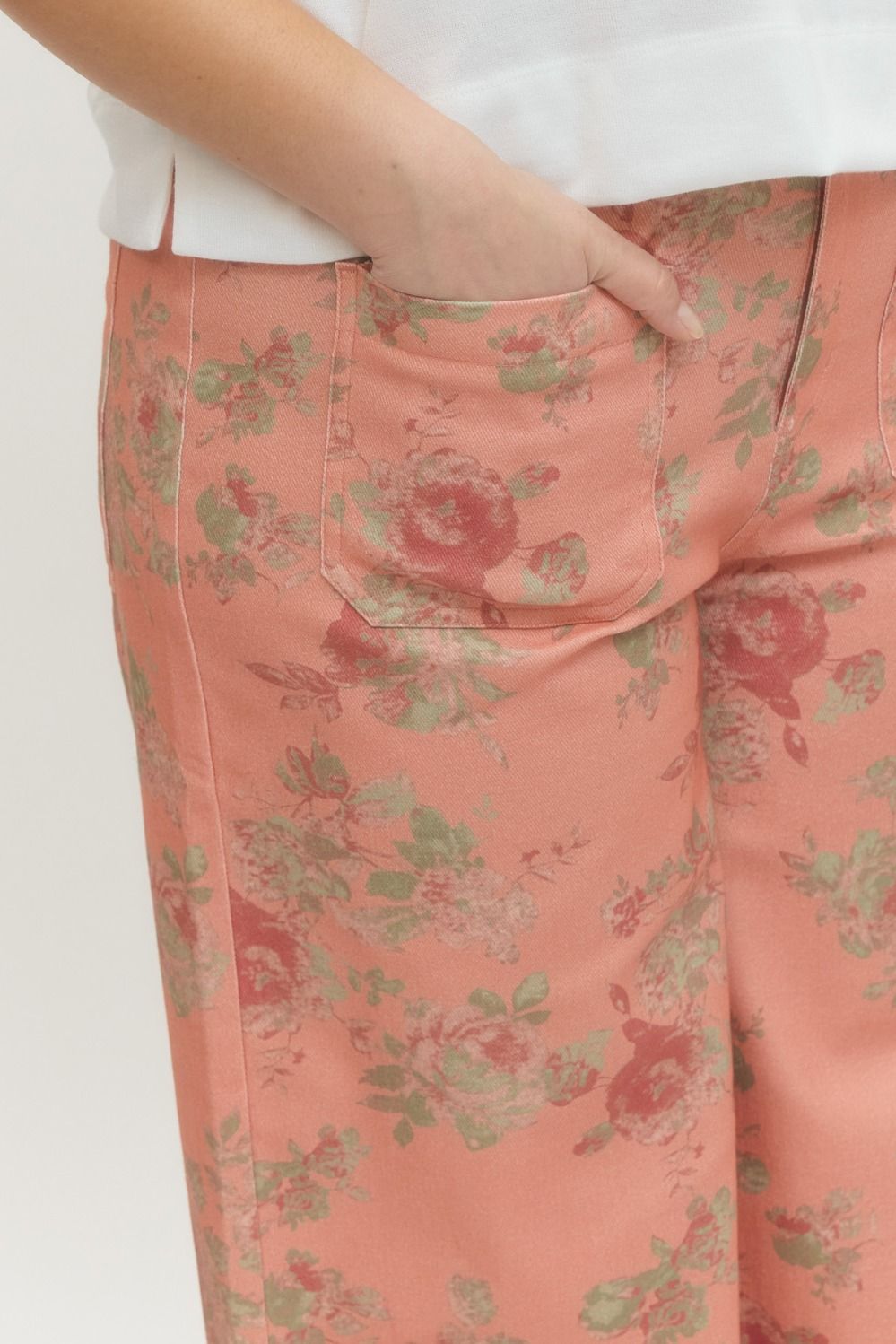 Plus Size Floral pattern mid-rise ankle-length pants