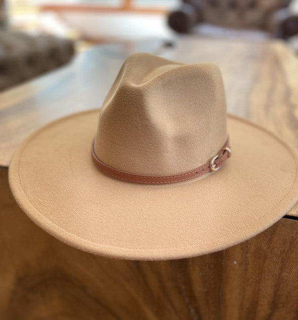 Structured wide brim panama hat With leather belt