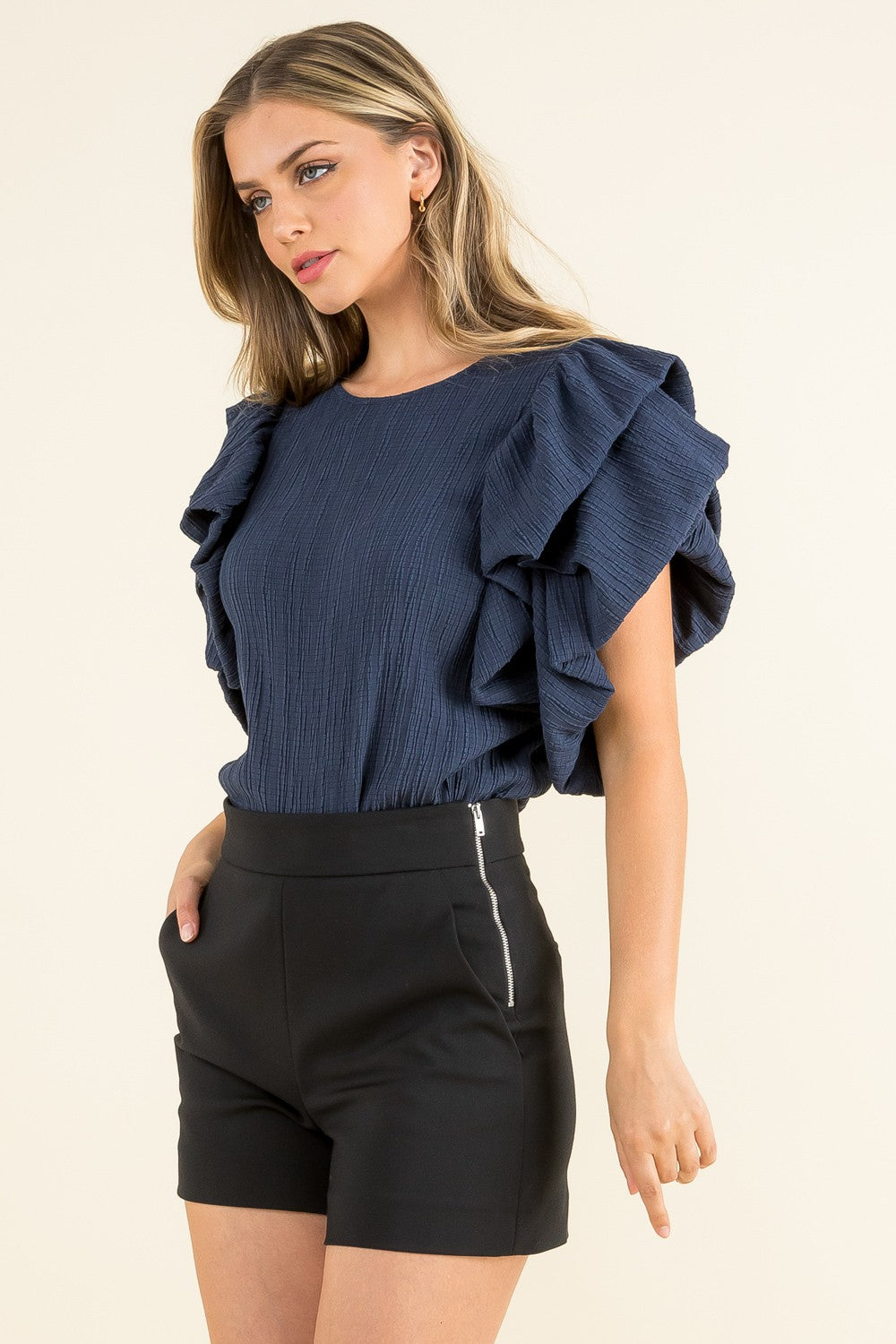 RUFFLE PUFF SLEEVE TOP